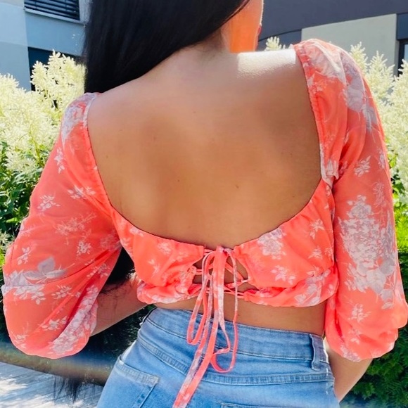 NWT❣️Bright Coral balloon sleeve tie back crop top! - Picture 2 of 7